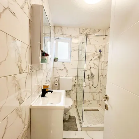 Alti Modern & Comfort - Free Garage Parking * Τούζλα