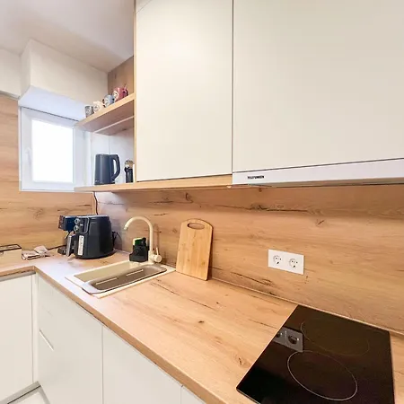 Apartmán Alti Modern & Comfort - Free Garage Parking *